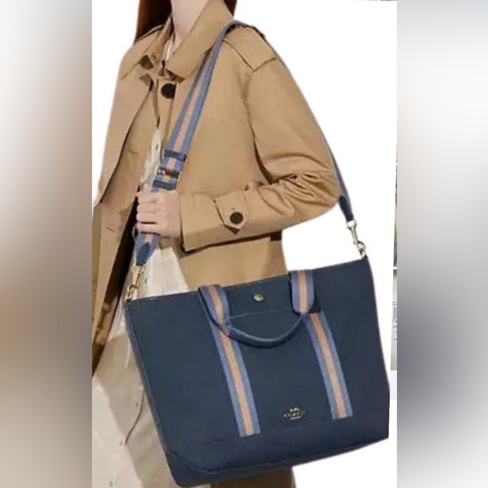 Coach Ellis Weekender Denim Blue Canvas Tote 🥰 - Picture 2 of 8